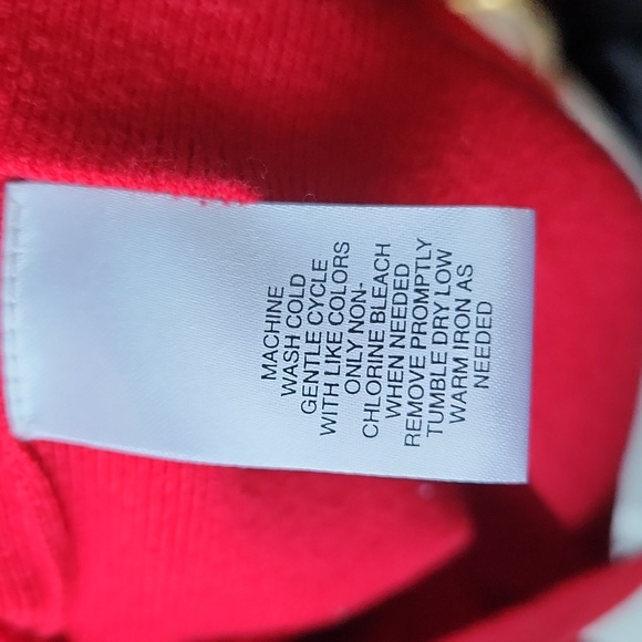 Designer's Originals Red V-neck Button-Up Cardigan Size 1X - Picture 5 of 6